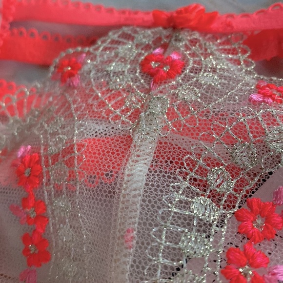 New VS DREAM ANGELS Sweetheart Strappy Thong Panty Small - Picture 12 of 12